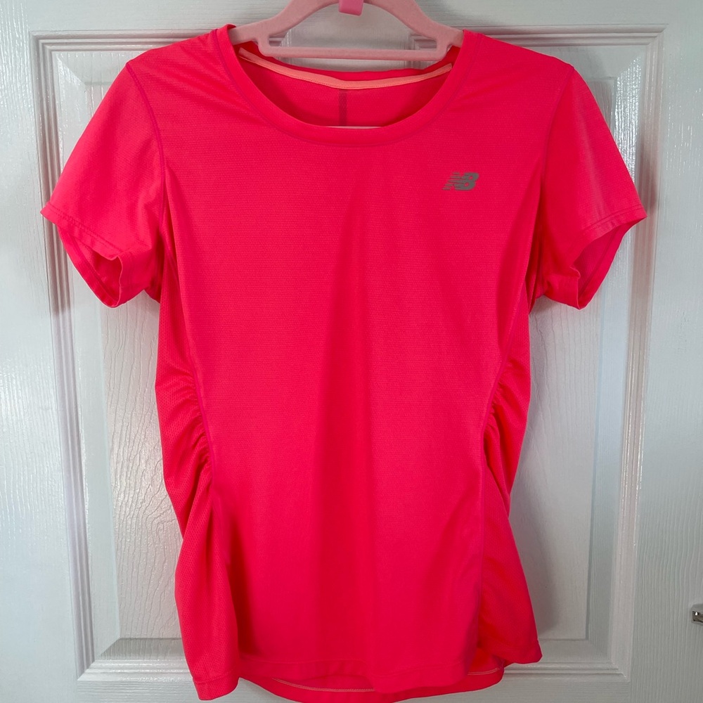 Small Women’s New Balance Bright Pink Ruched Dri Fit Workout Top